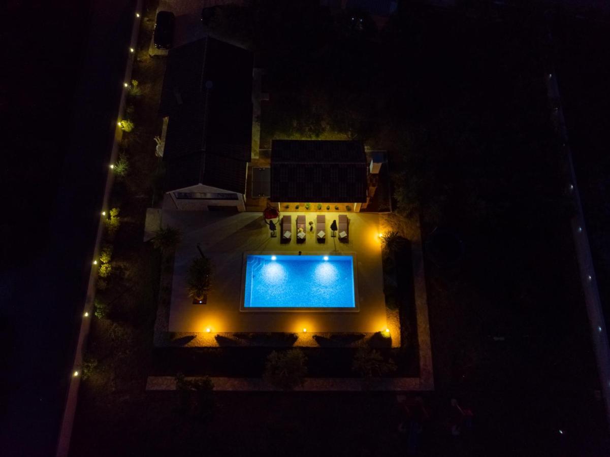 Villa Lorema-Pet Friendly On 5000 Sqm Garden,Pool, Jacuzzi, Billiard&Ps5 سفيتي فيليب ياكوف المظهر الخارجي الصورة