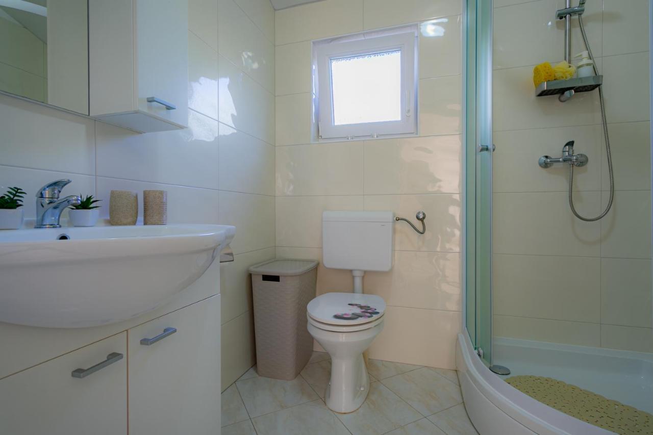 Villa Lorema-Pet Friendly On 5000 Sqm Garden,Pool, Jacuzzi, Billiard&Ps5 سفيتي فيليب ياكوف المظهر الخارجي الصورة