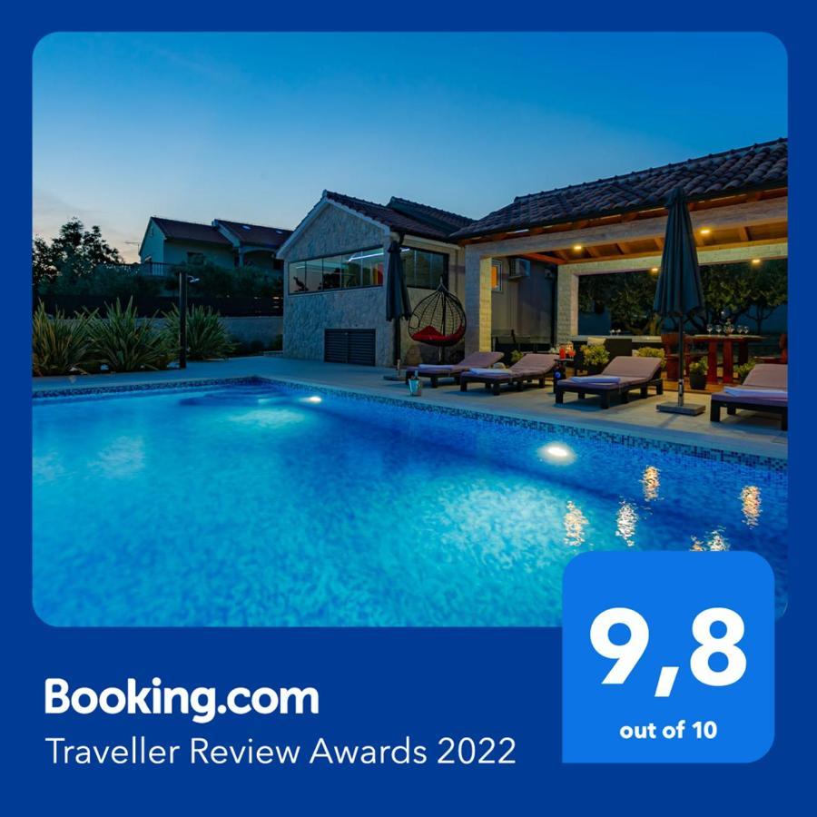Villa Lorema-Pet Friendly On 5000 Sqm Garden,Pool, Jacuzzi, Billiard&Ps5 سفيتي فيليب ياكوف المظهر الخارجي الصورة