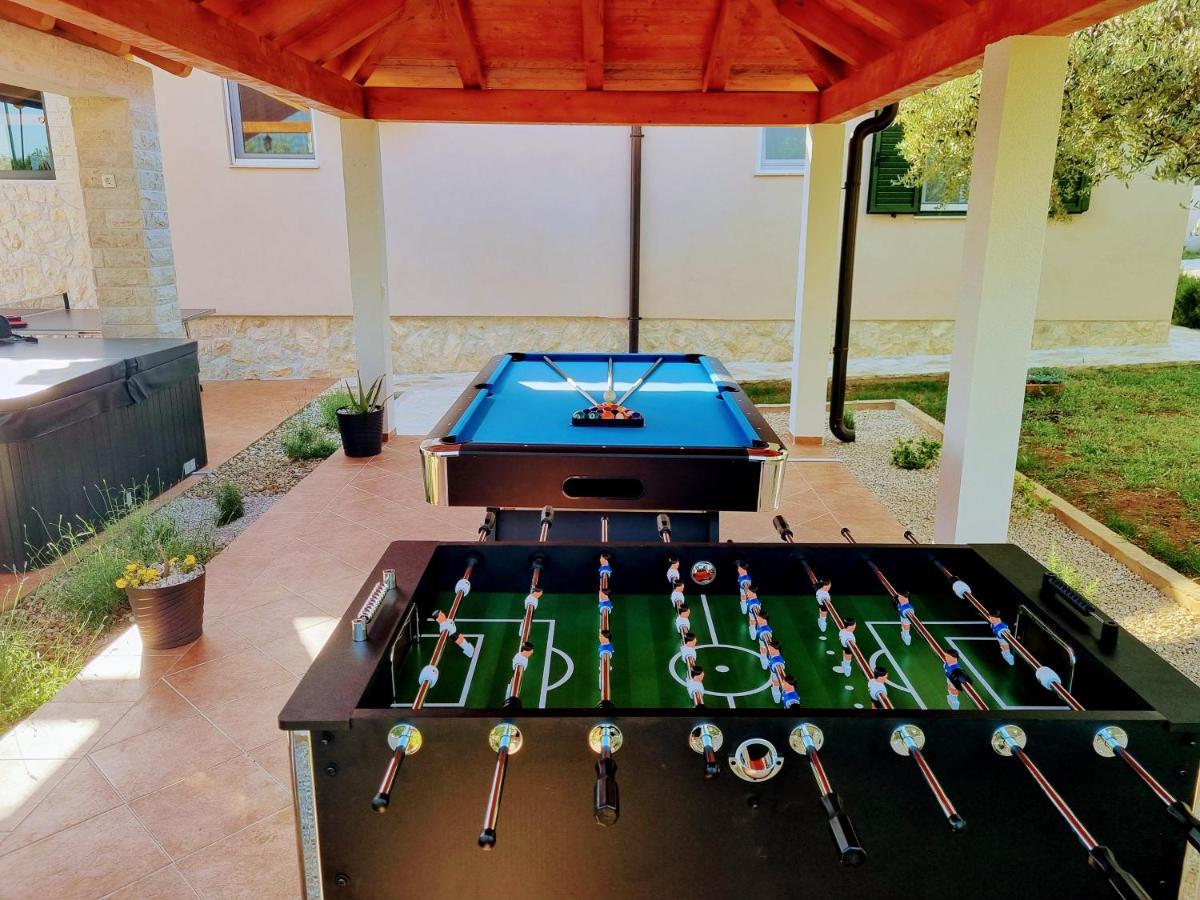 Villa Lorema-Pet Friendly On 5000 Sqm Garden,Pool, Jacuzzi, Billiard&Ps5 سفيتي فيليب ياكوف المظهر الخارجي الصورة